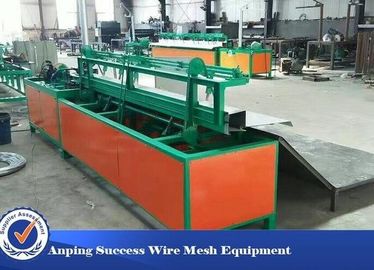 China Máquina semi automática do elo de corrente, operação fácil da máquina de tecelagem do elo de corrente fornecedor