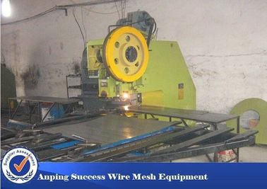 China Máquina de aço inoxidável perfurada automática do metal para a malha 2.2T do diamante fornecedor